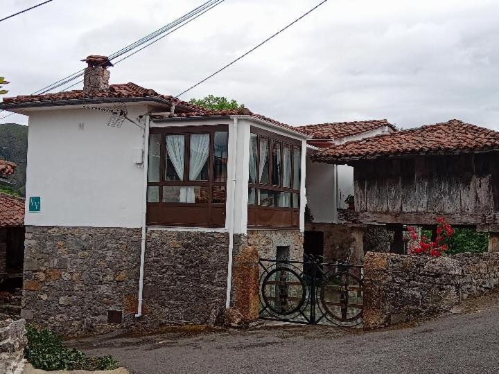 Casa La Cruz A 2Km De Onís Екстериор снимка